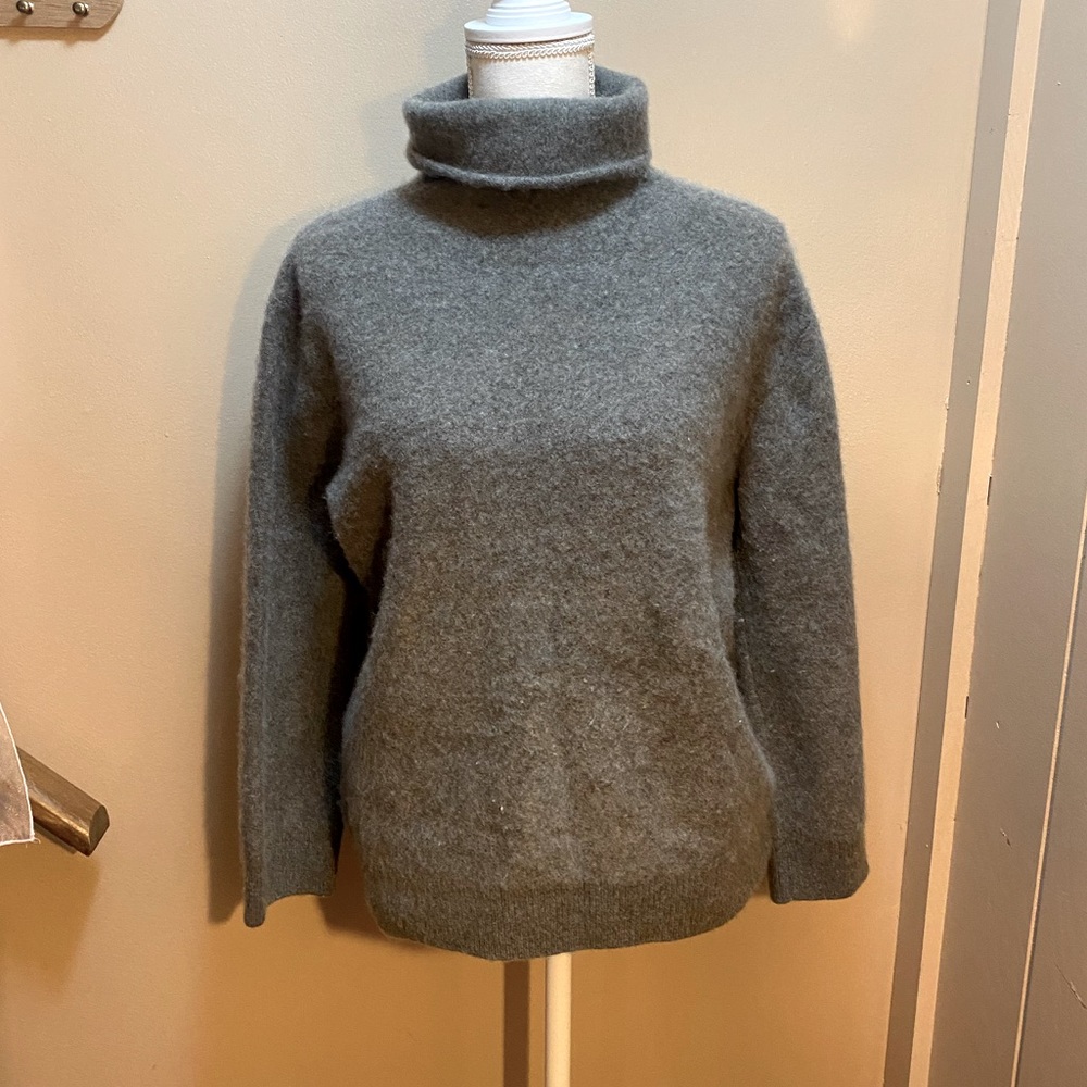 Vince Turtle Neck Sweatshirt